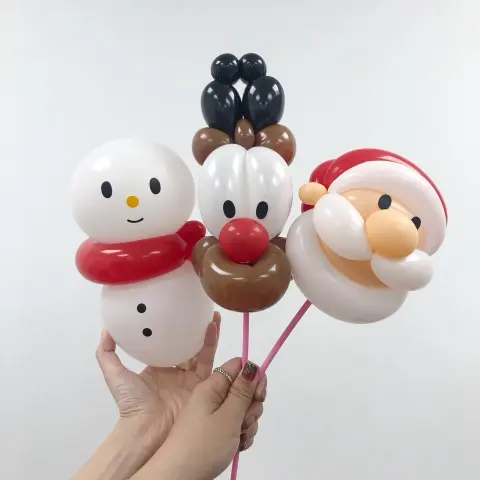 氣球大叔 Sony 製作的雪人、馴鹿與聖誕老人的節慶氣球棒,適合聖誕活動贈送與拍照互動