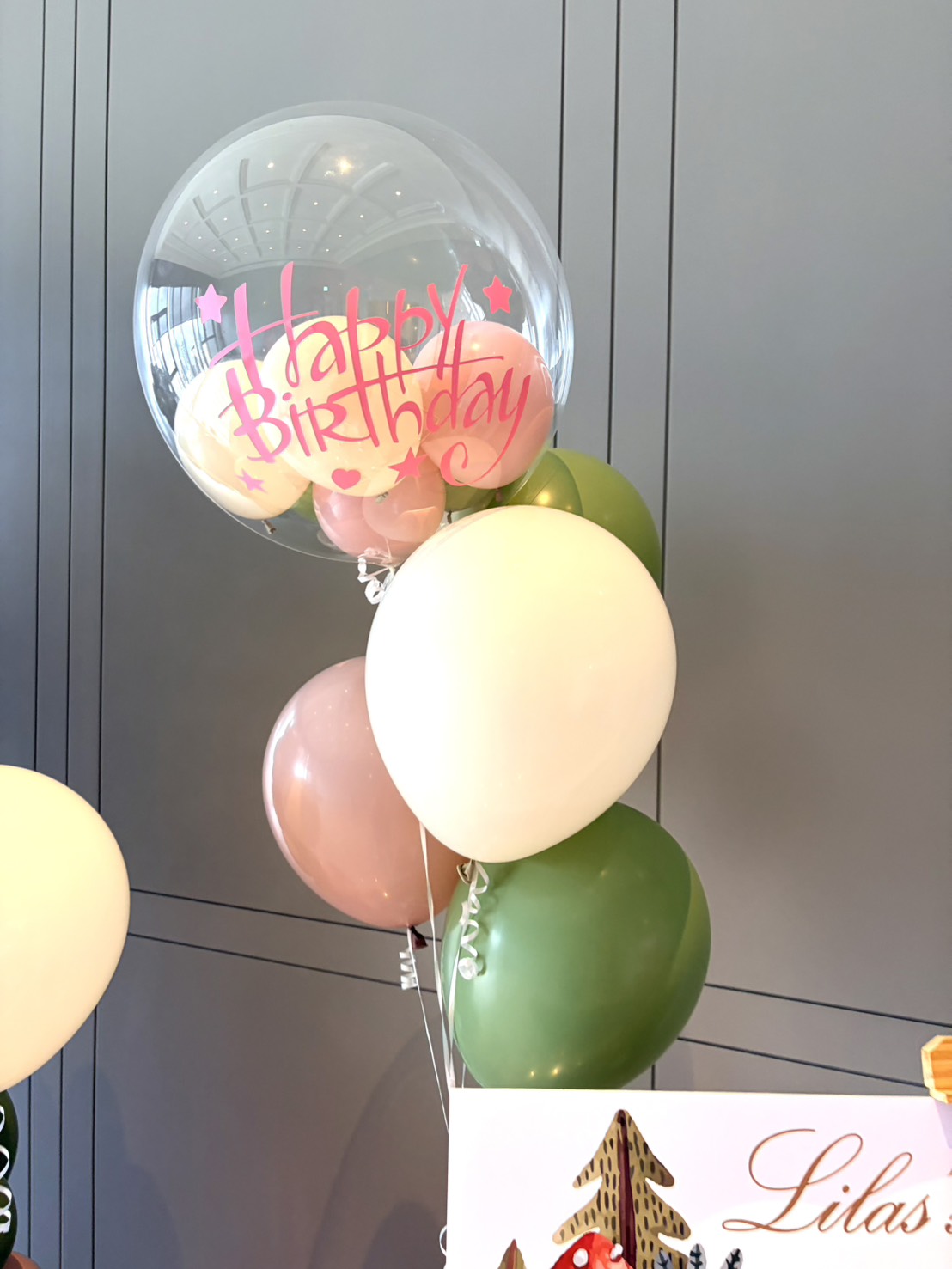 生日派對現場的 Happy Birthday 波波球裝飾