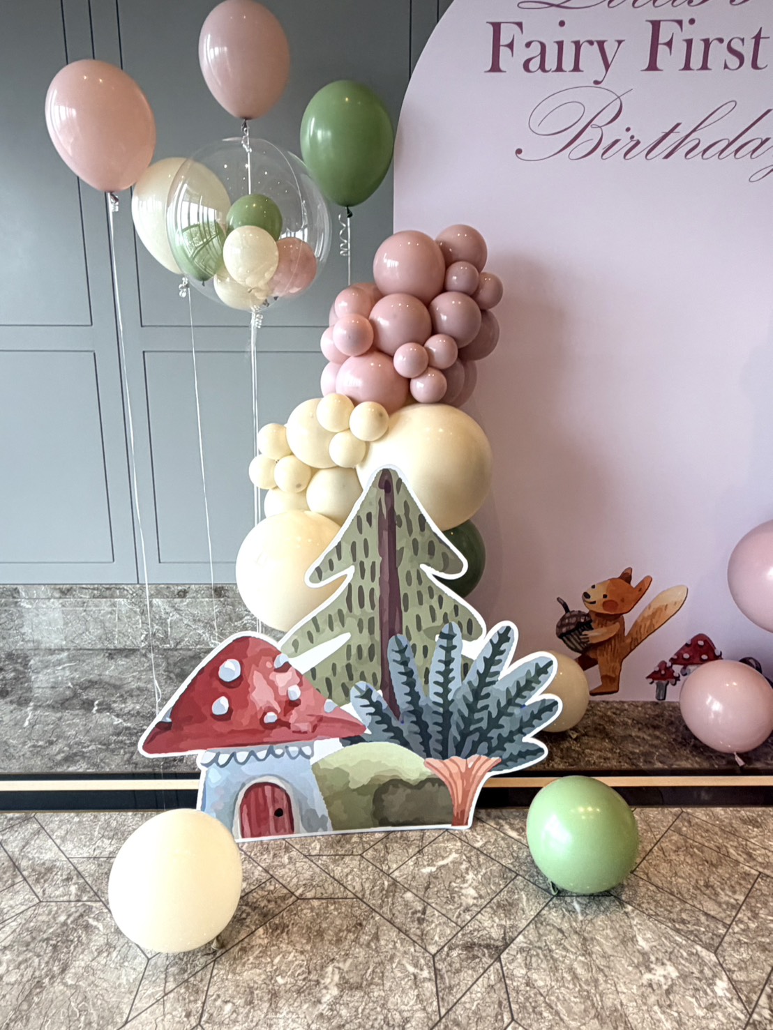 森林童話主題的粉綠色氣球鍊細節