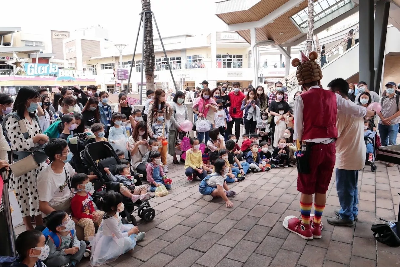 氣球大叔 Sony 現場魔術氣球互動表演，孩子與觀眾熱情參與